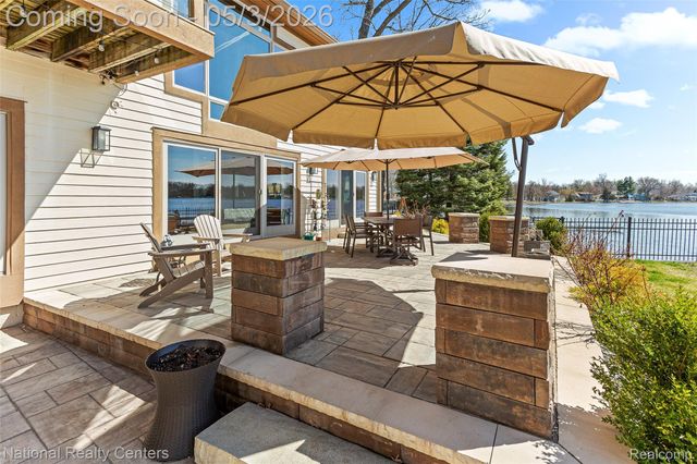 1100 Clearwater Boulevard, White Lake Charter Township, MI 48386