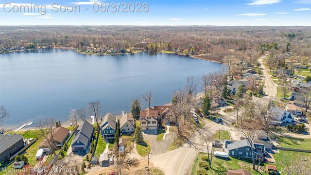 1100 Clearwater Boulevard, White Lake Charter Township, MI 48386