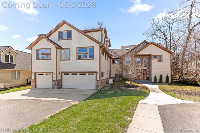 1100 Clearwater Boulevard, White Lake Charter Township, MI 48386