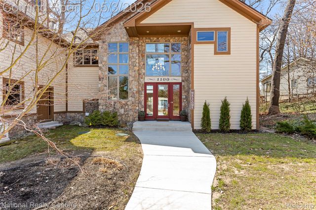 1100 Clearwater Boulevard, White Lake Charter Township, MI 48386