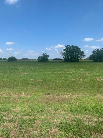 498 Brahman Trail, Angleton, TX 77515