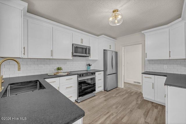 329 Wayne Drive, Wilmington, NC 28403