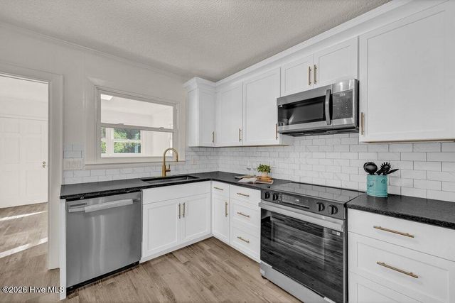 329 Wayne Drive, Wilmington, NC 28403