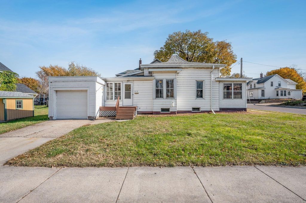 517 S Park Street, Fairmont, MN 56031