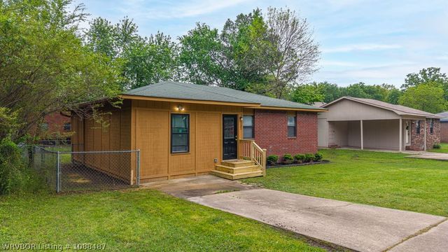 1328 Bon Air, Van Buren, AR 72956