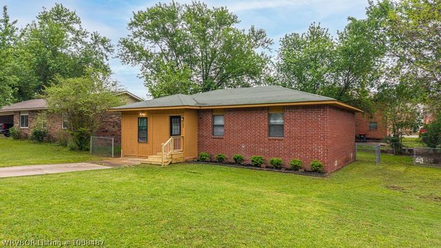 1328 Bon Air, Van Buren, AR 72956