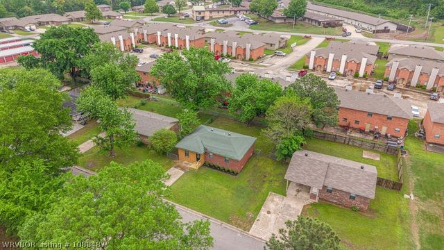 1328 Bon Air, Van Buren, AR 72956