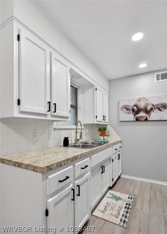 1328 Bon Air, Van Buren, AR 72956