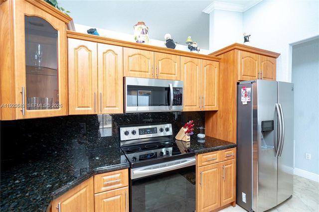 8952 NW 145th Lane, Miami Lakes, FL 33018