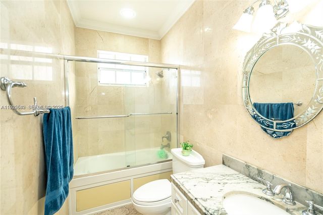 8952 NW 145th Lane, Miami Lakes, FL 33018