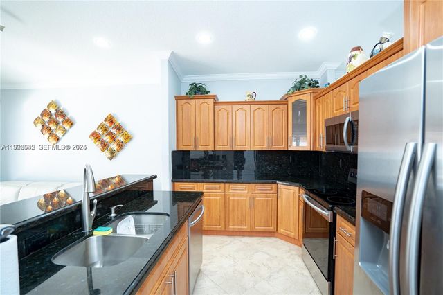 8952 NW 145th Lane, Miami Lakes, FL 33018