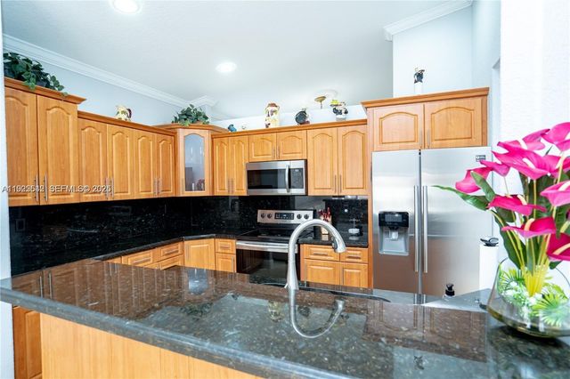 8952 NW 145th Lane, Miami Lakes, FL 33018