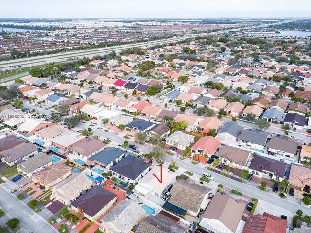 8952 NW 145th Lane, Miami Lakes, FL 33018