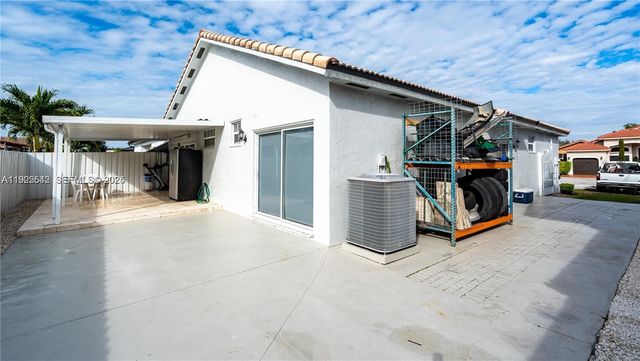 8952 NW 145th Lane, Miami Lakes, FL 33018