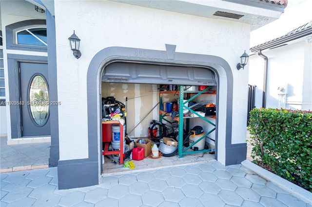 8952 NW 145th Lane, Miami Lakes, FL 33018