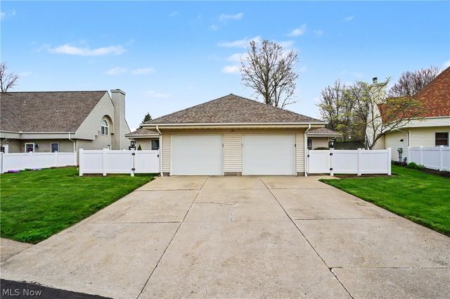 145 Michael Lane, Cuyahoga Falls, OH 44223