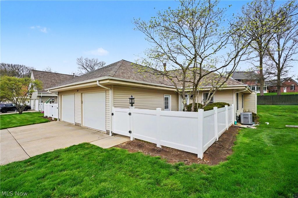 145 Michael Lane, Cuyahoga Falls, OH 44223