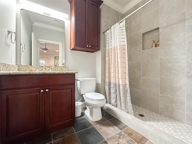 4042 Bellefontaine St, Houston, TX 77025