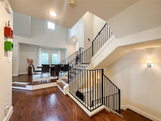 4042 Bellefontaine St, Houston, TX 77025