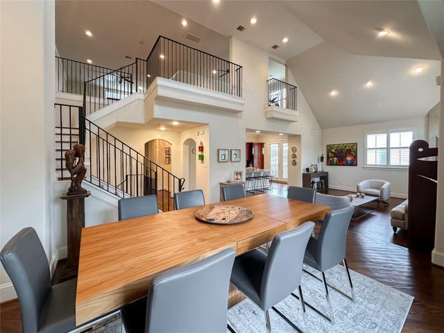 4042 Bellefontaine St, Houston, TX 77025