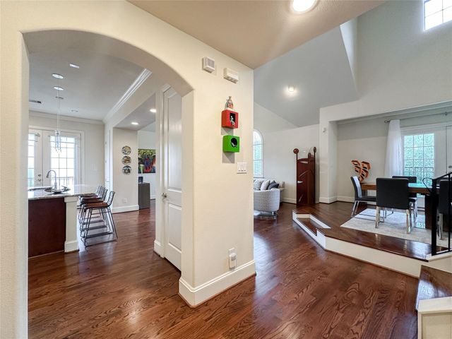 4042 Bellefontaine St, Houston, TX 77025