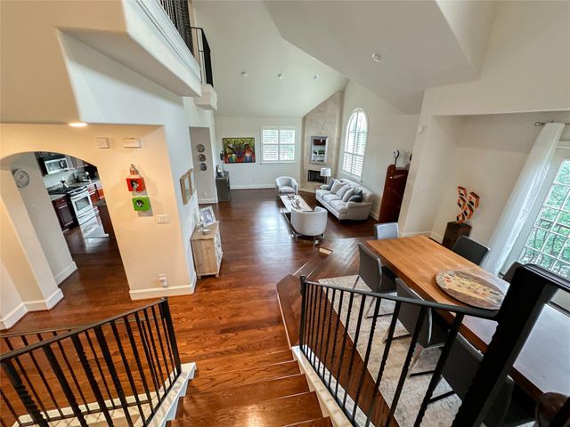 4042 Bellefontaine St, Houston, TX 77025