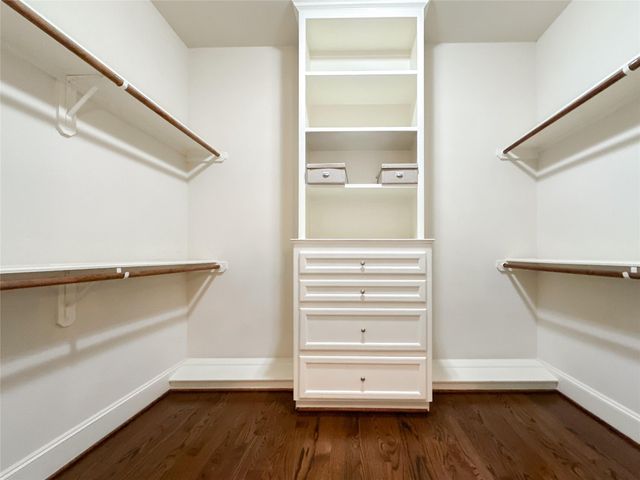 4042 Bellefontaine St, Houston, TX 77025