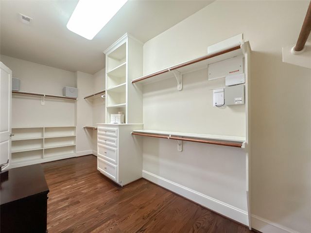 4042 Bellefontaine St, Houston, TX 77025