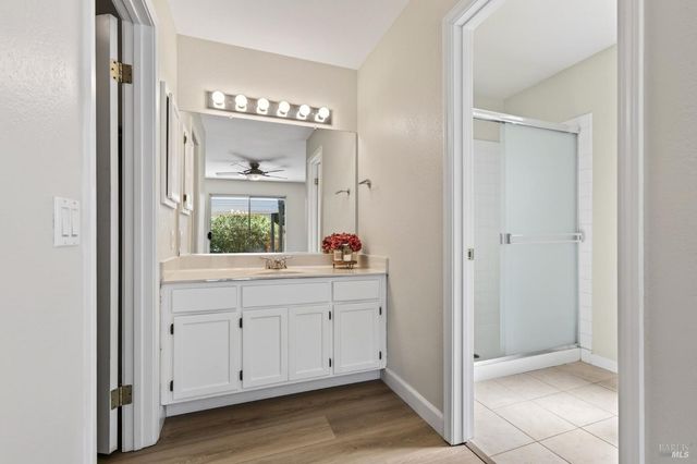 1612 Woodhue Ave, Santa Rosa, CA 95403