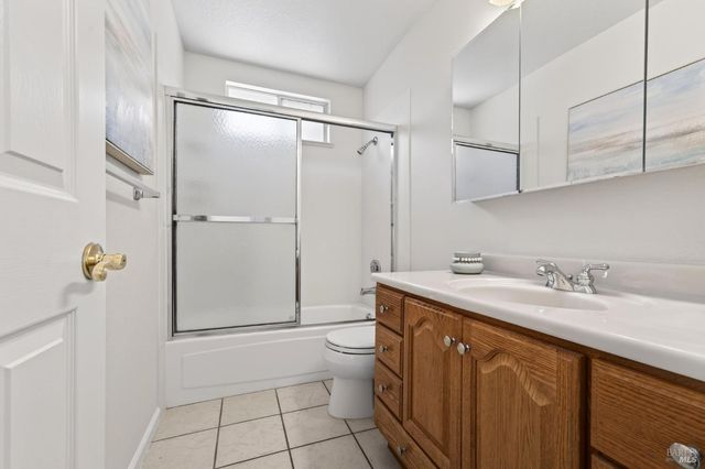 1612 Woodhue Ave, Santa Rosa, CA 95403