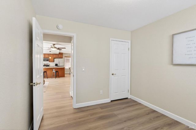 1612 Woodhue Ave, Santa Rosa, CA 95403