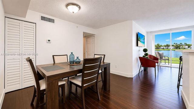 4420 NW 107th Ave 104, Doral, FL 33178