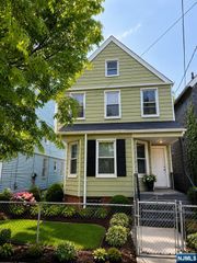 667 Scotland Road, Orange, NJ 07050