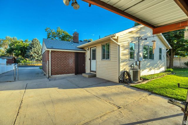 831 E VICS RD, Sandy, UT 84094