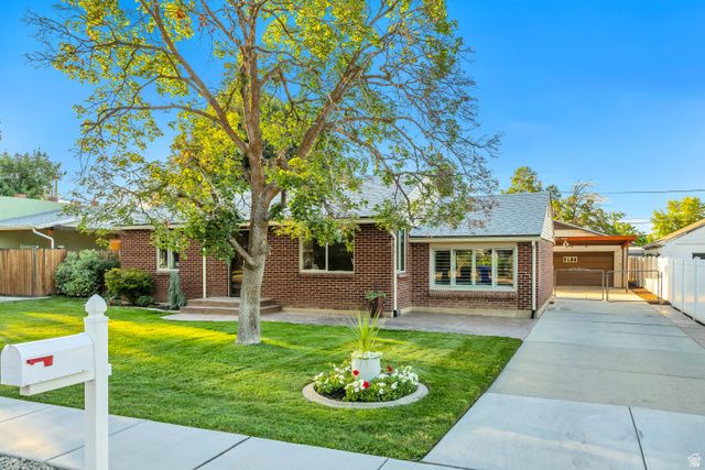 831 E VICS RD, Sandy, UT 84094