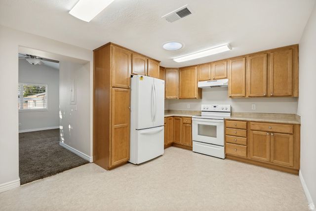 831 E VICS RD, Sandy, UT 84094
