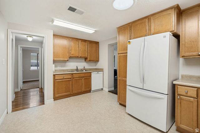 831 E VICS RD, Sandy, UT 84094