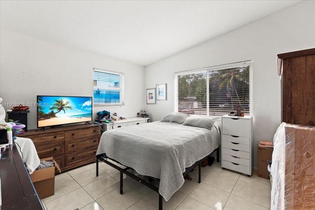 3911 SW 32nd Ave, West Park, FL 33023