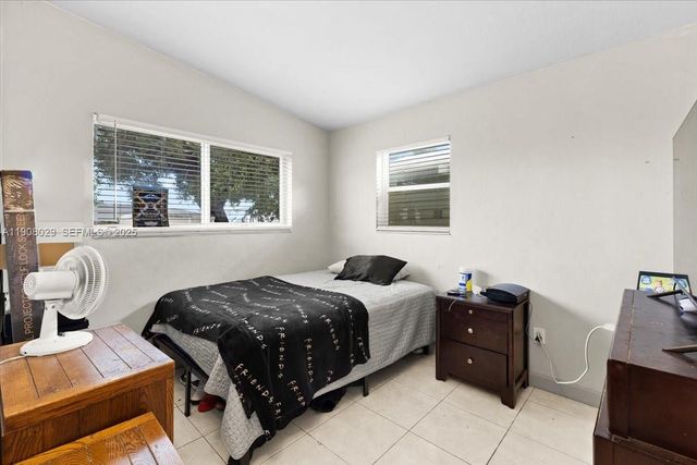 3911 SW 32nd Ave, West Park, FL 33023