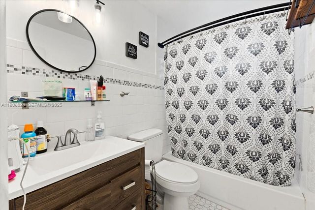 3911 SW 32nd Ave, West Park, FL 33023