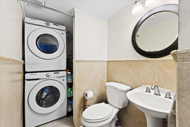 3911 SW 32nd Ave, West Park, FL 33023