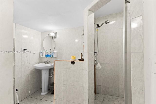 3911 SW 32nd Ave, West Park, FL 33023