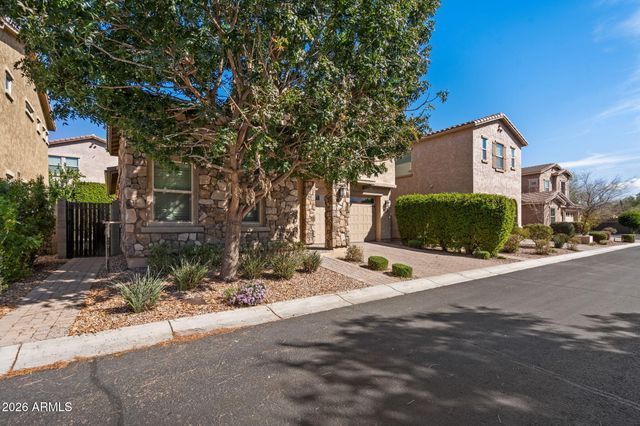 4716 E Nocona Lane, Phoenix, AZ 85050