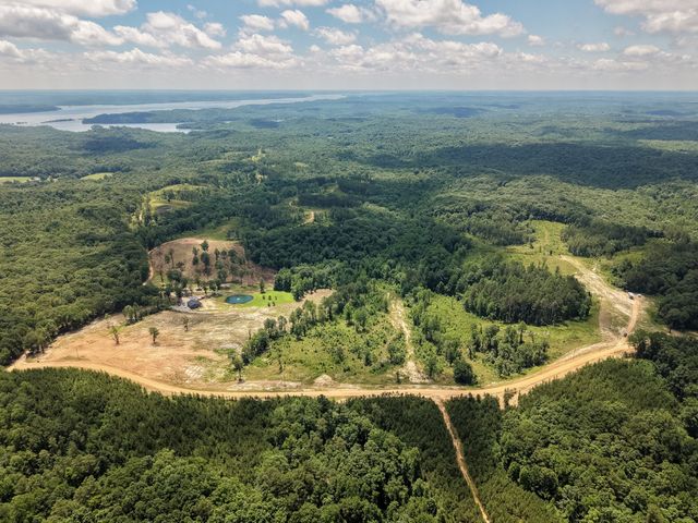 111 Adaleighs Way, Big Sandy, TN 38221