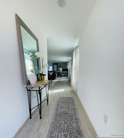 6948 Calcite Trl, Elmendorf, TX 78112