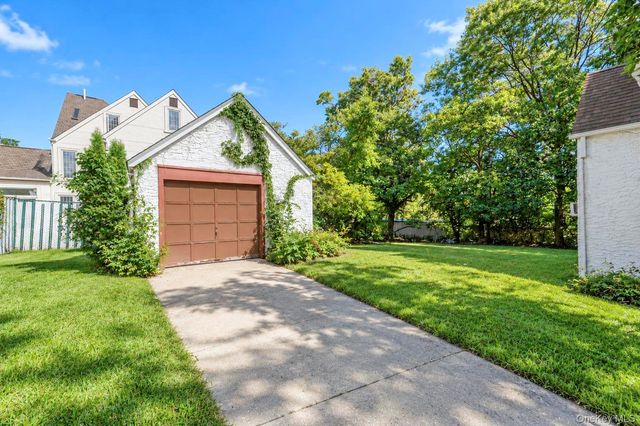 54-29 253rd Street, Little Neck, NY 11362