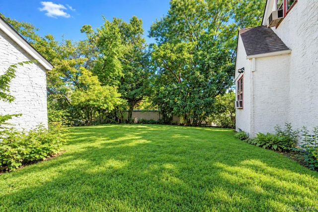 54-29 253rd Street, Little Neck, NY 11362