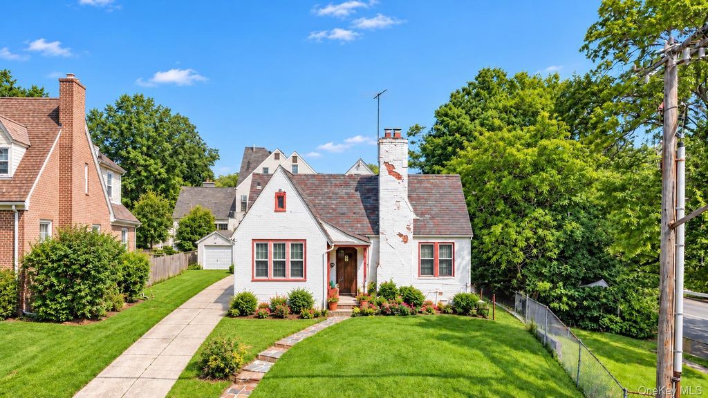 54-29 253rd Street, Little Neck, NY 11362 — photo 4