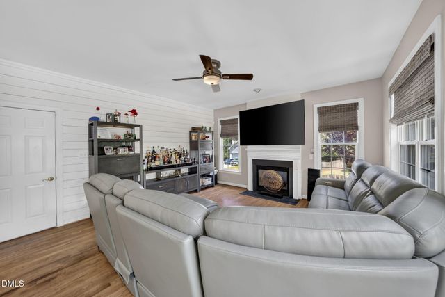 1258 Horsham Way, Apex, NC 27502