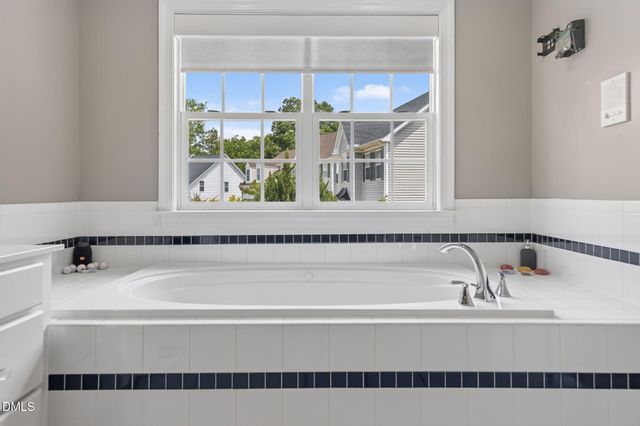 1258 Horsham Way, Apex, NC 27502